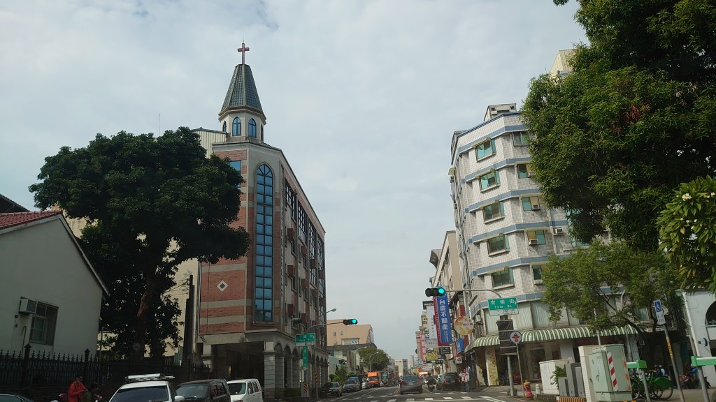 10-3.位於台南市青年街十架聳立的台灣教會公報社